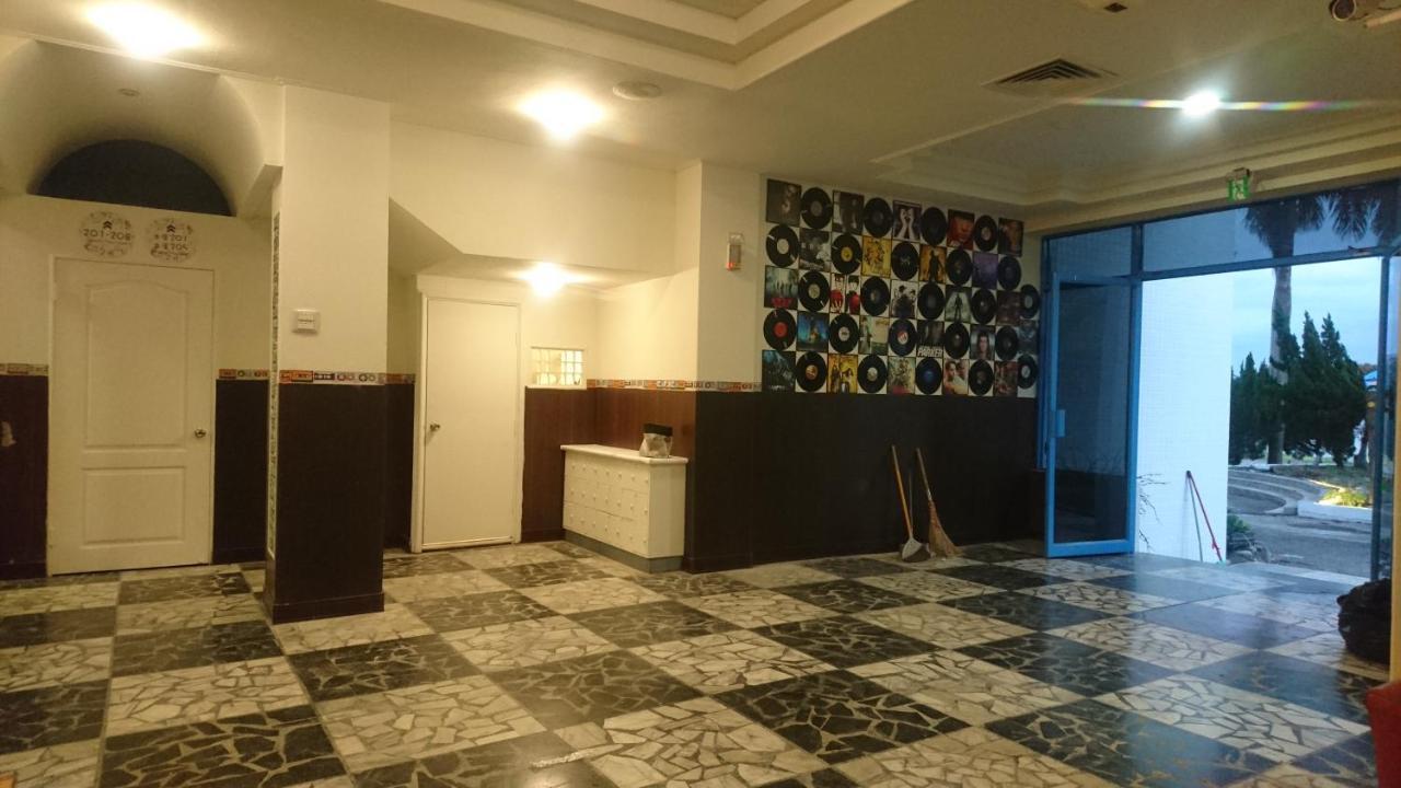 Super White Hotel Taitung Exterior photo