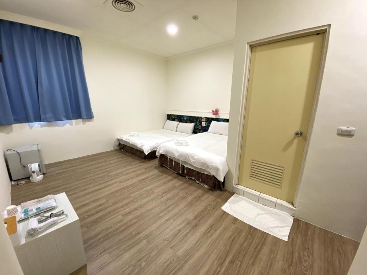 Super White Hotel Taitung Exterior photo